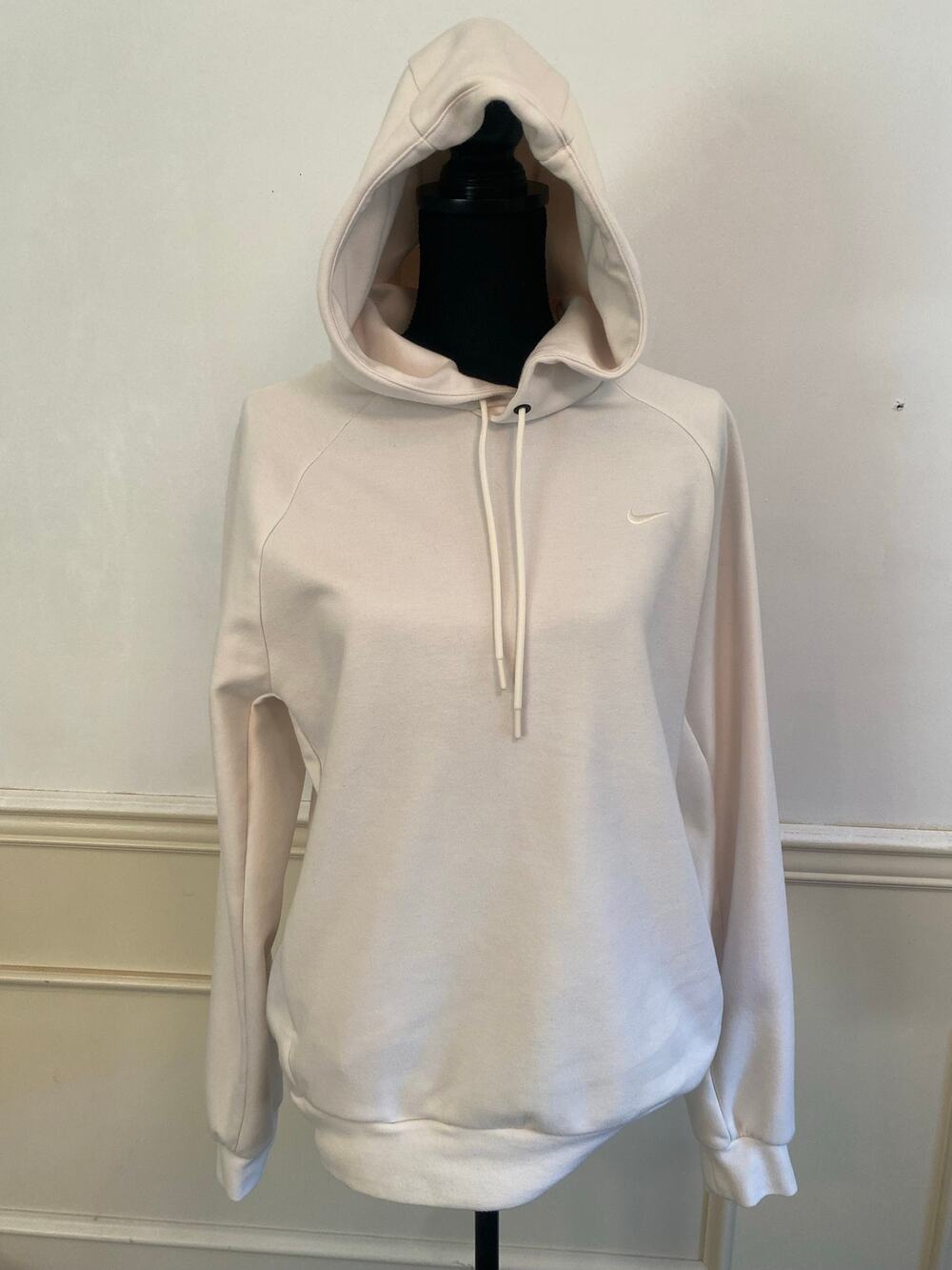 Nike Women’s Cream Fleece Pullover Hoodie Sweatshirt Embroidered Mini Swoosh